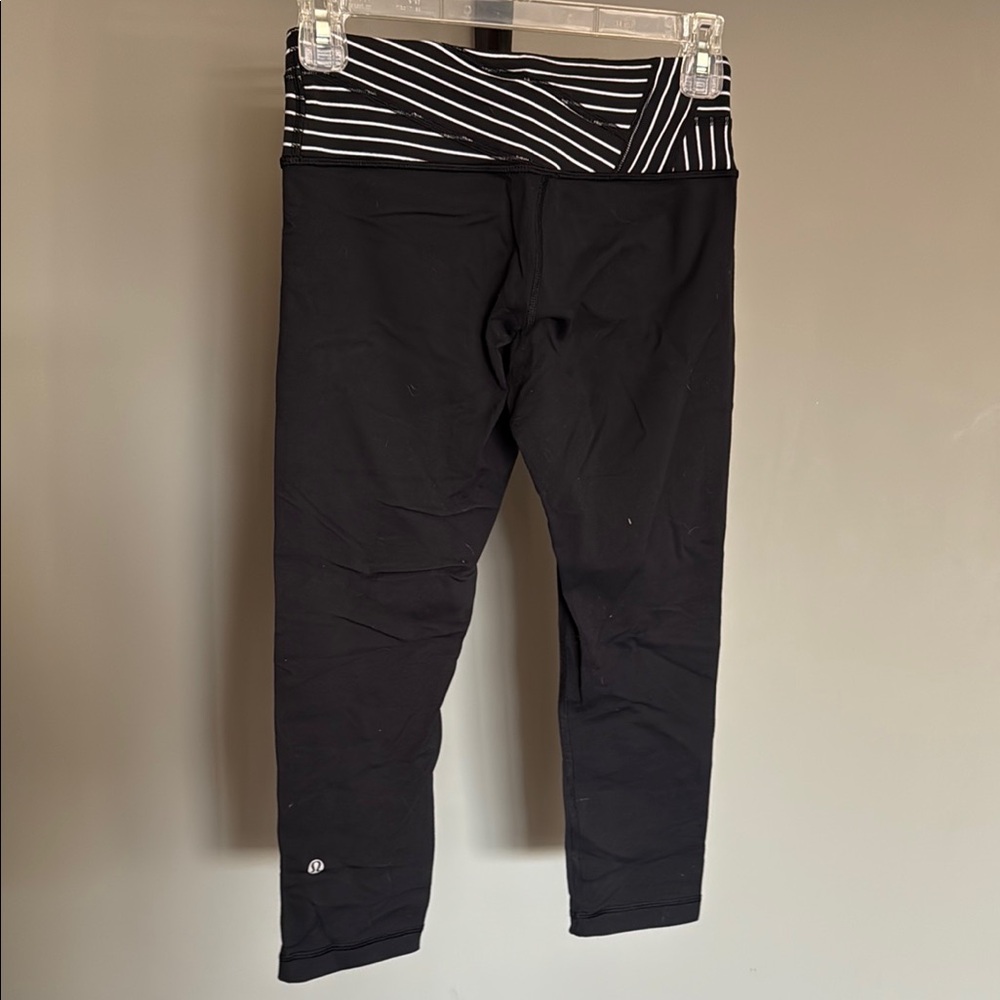 Wunder Under Crop Lululemon Reversible Black Leggings